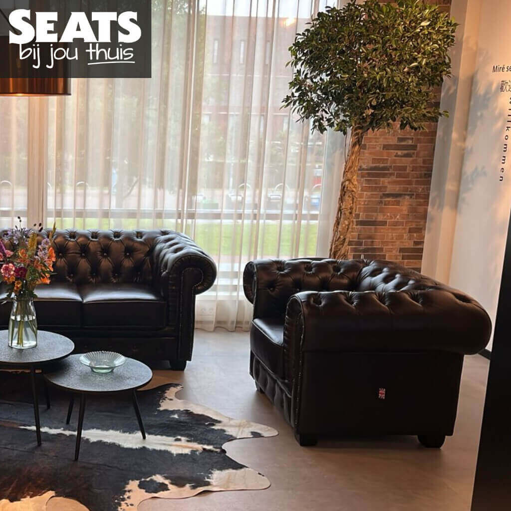 Chesterfield_bank_seats and sofas