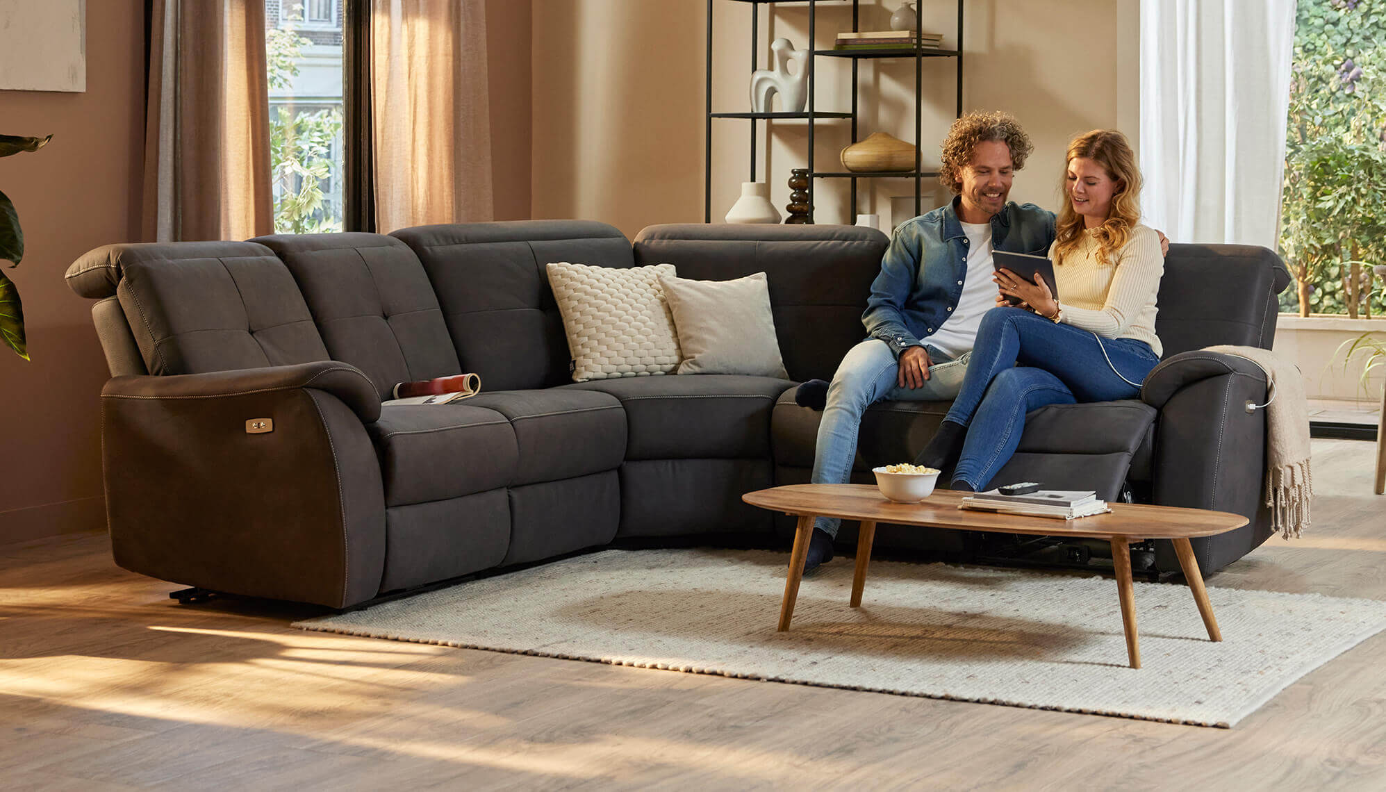 Schwarzes Sofa kaufen? | Auf Vorrat