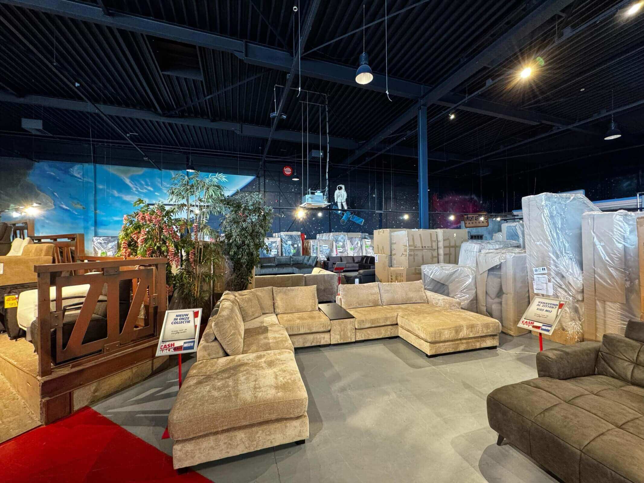 Hoekzetel in de Megastore van Seats and Sofas, direct uit voorraad